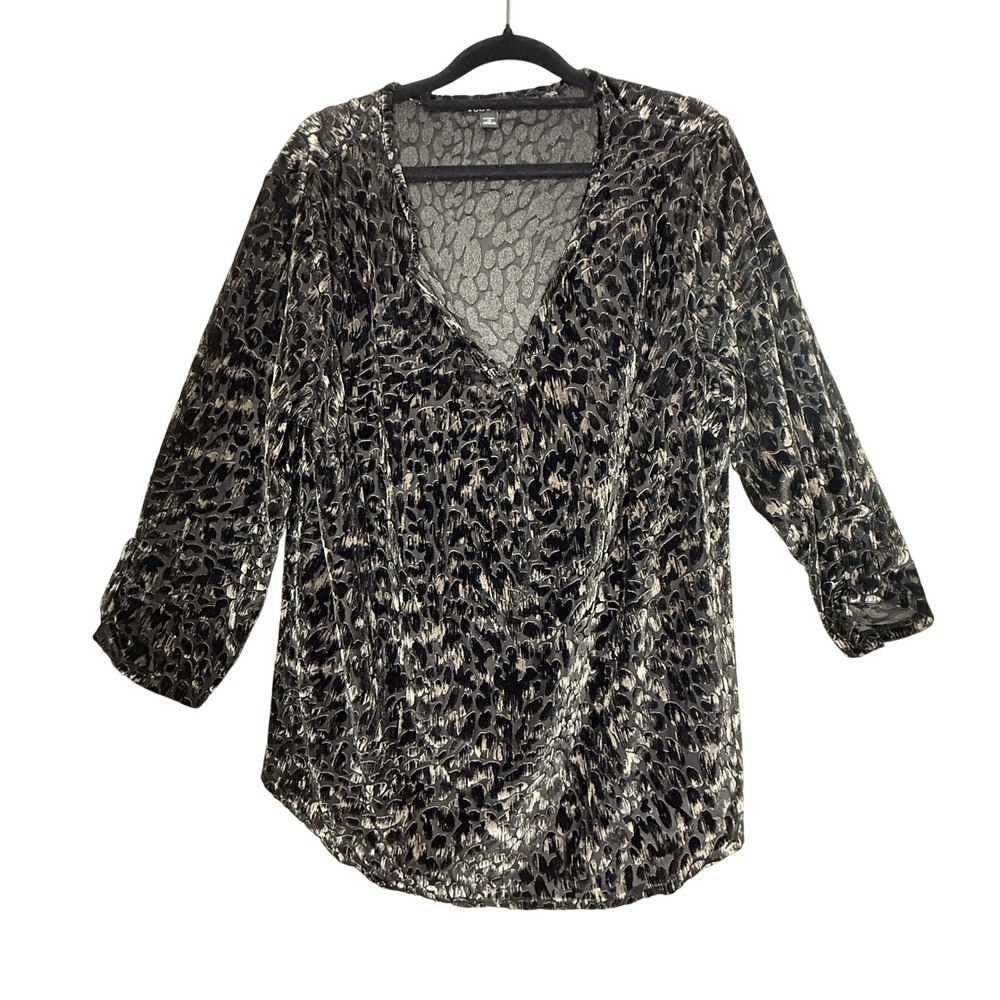 Roz & Ali 1X Black Leopard Burnout Velvet V Neck 3/4 Sleeve Top